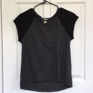 Black and gray T-shirt